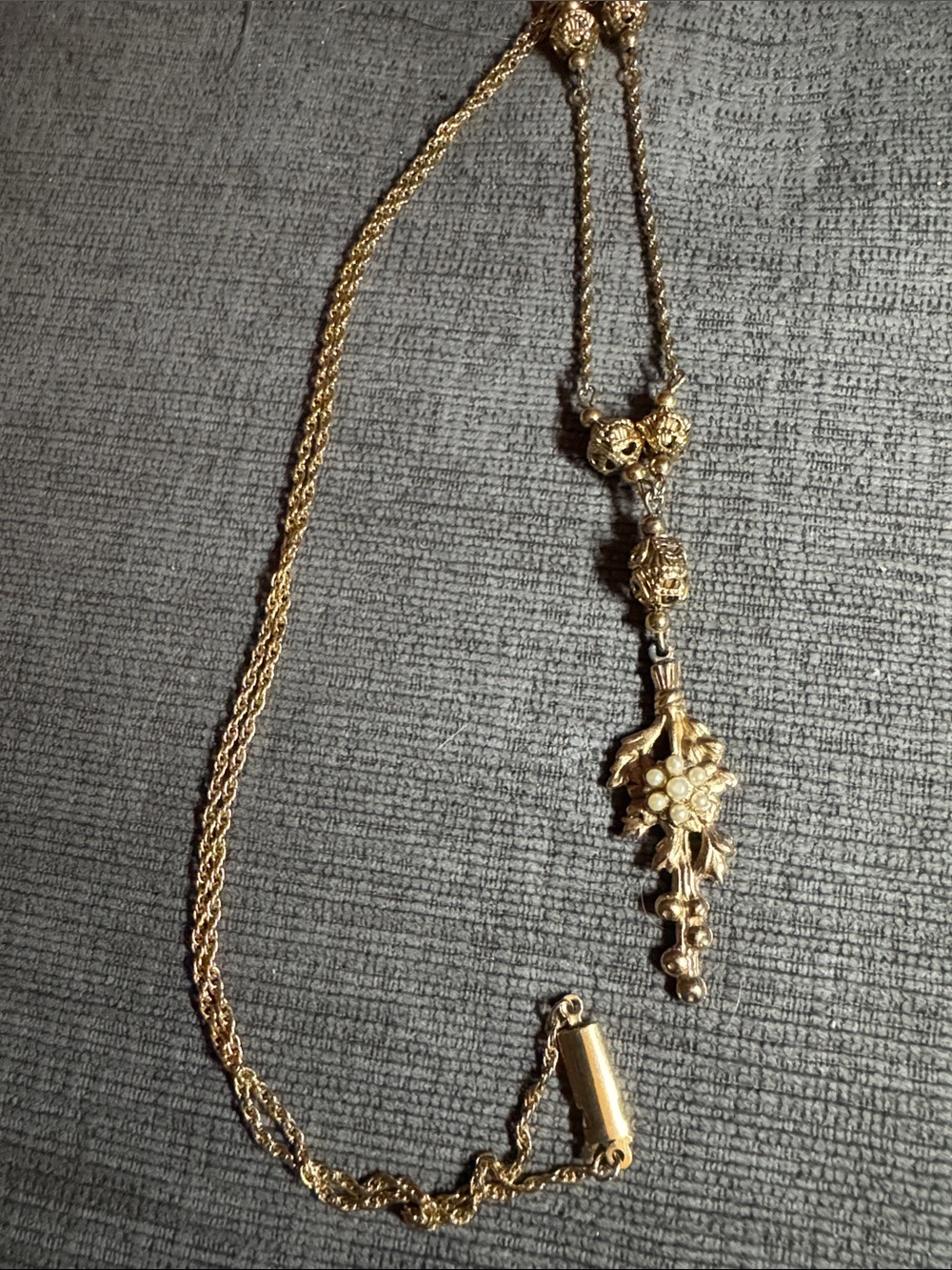 Vintage Victorian Style Gold Tone Pearl Floral Y-Lariat Drop Necklace 26”